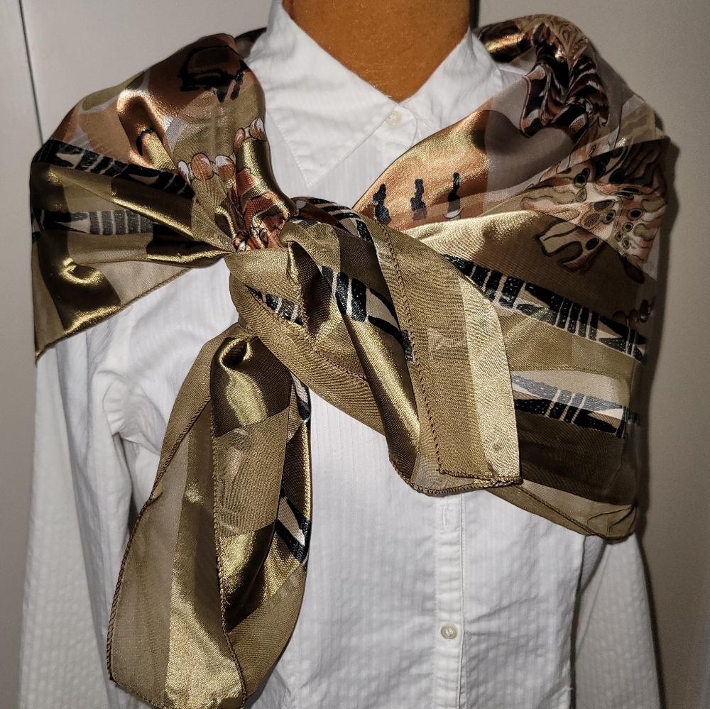 Animal motif gold, black scarf - Picture 2 of 4